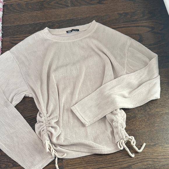 Zara Tops - Zara Cream Long Sleeve Gathered Top